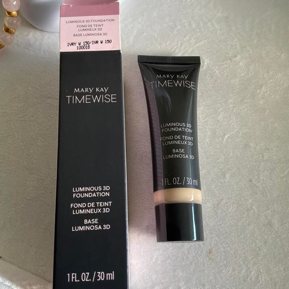 Mary Kay TimeWise Luminous 3D Foundation in Ivory W 150